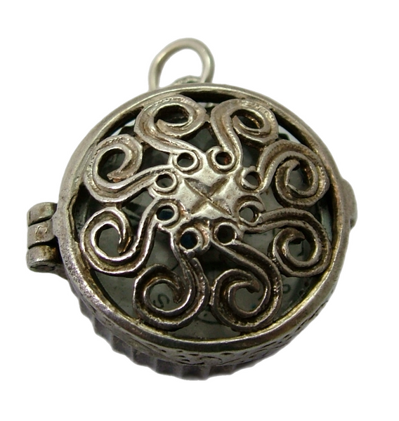Vintage 1970's Silver Opening Charm Working Compass Inside