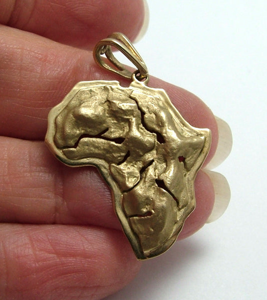 Large Vintage 1980's 9ct Gold Map of Africa Charm with 3D Mountains Gold Charm - Sandy's Vintage Charms
