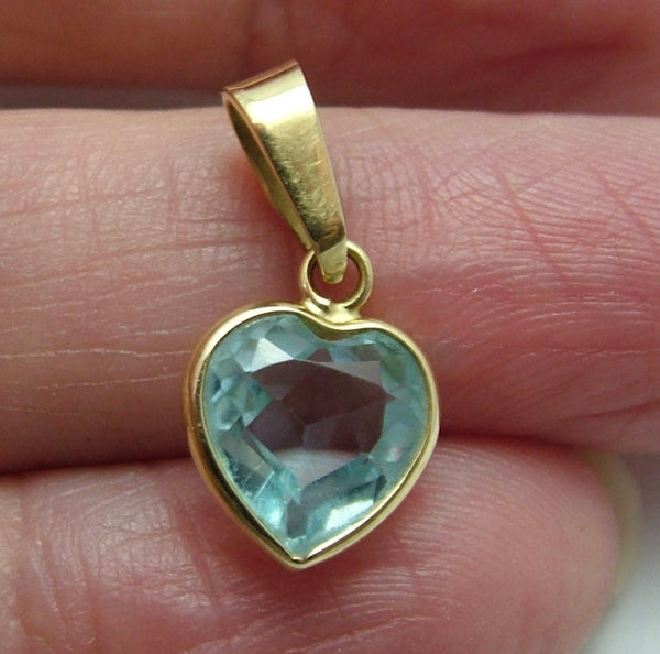 Small Vintage 1980's 18ct 18k Gold & Blue Crystal Heart Charm HM 1987