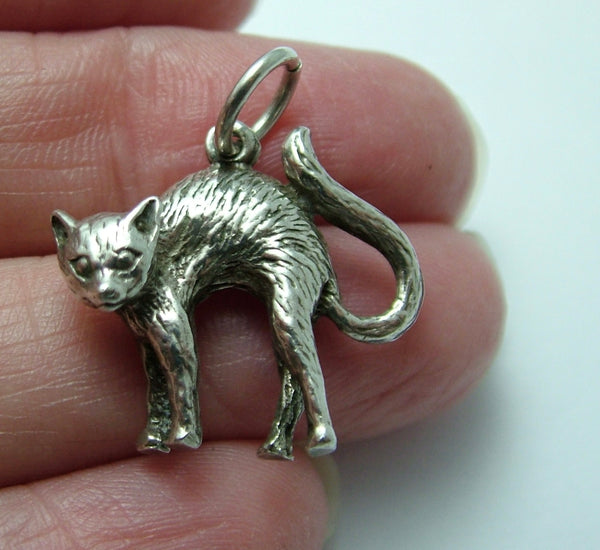 Vintage 1990's Solid Silver Scaredy Cat Charm Silver Charm - Sandy's Vintage Charms